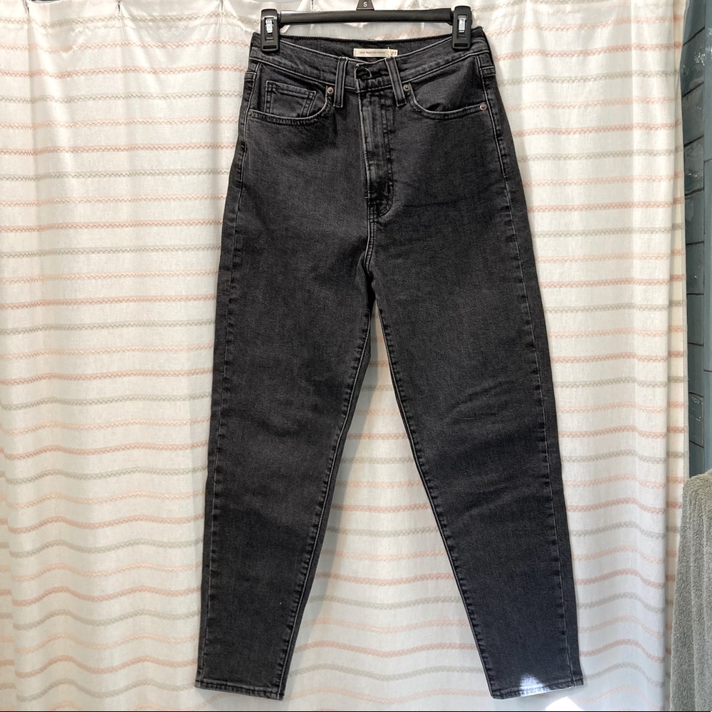 Women’s Levi’s High-Waisted Taper Jean size 27 - NWOT